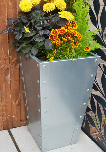 Bassingbourn Raised Bed / Galvanised Planter