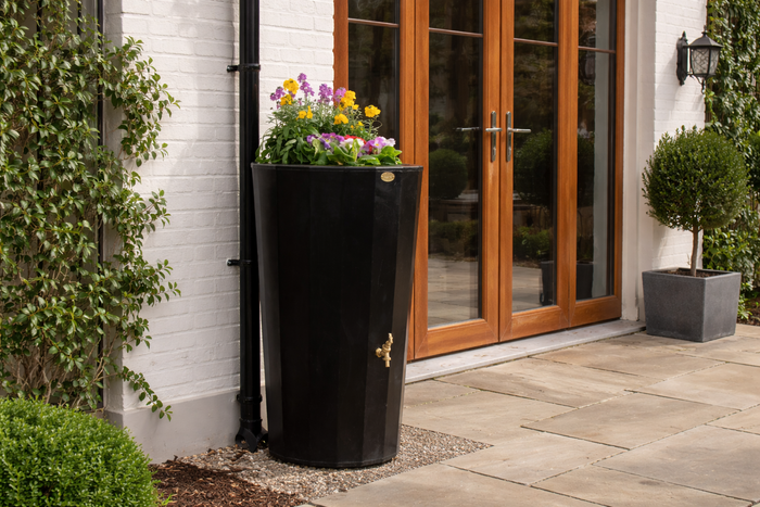 Midi Metropolitan Water Butt Planter in Black